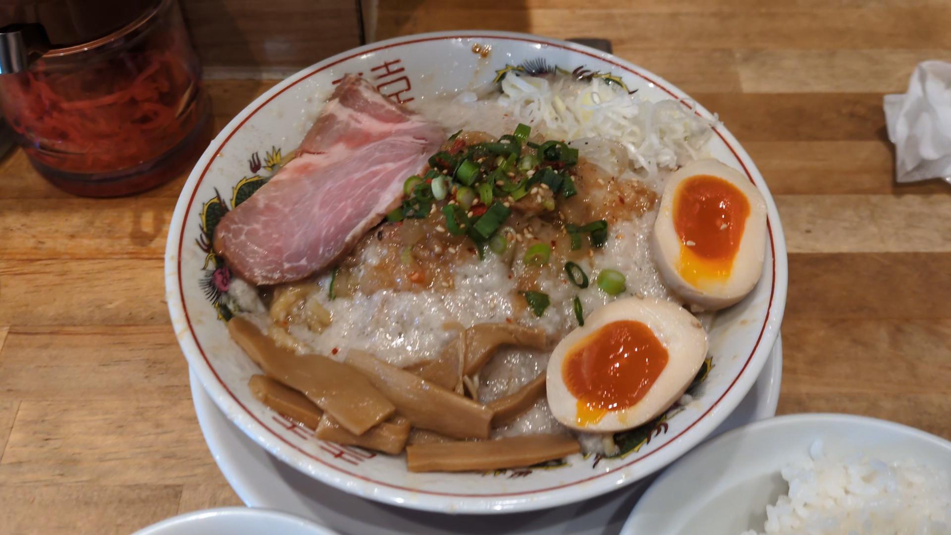 渋谷 背脂まぜそば 大盛り 全体写真